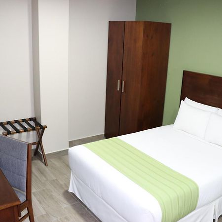 Hotel San Agustin Plaza 拉塔昆加 外观 照片