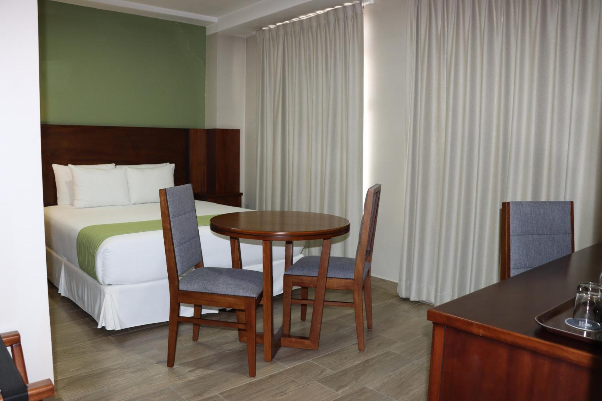 Hotel San Agustin Plaza 拉塔昆加 外观 照片