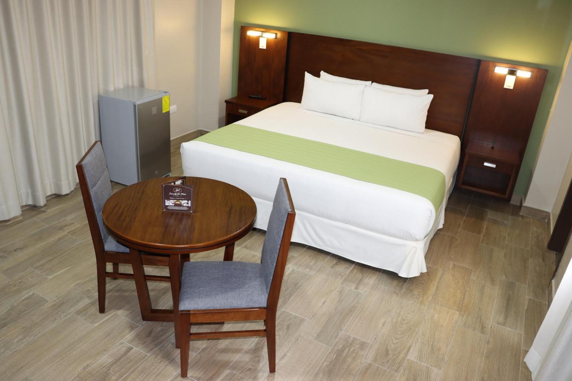 Hotel San Agustin Plaza 拉塔昆加 外观 照片
