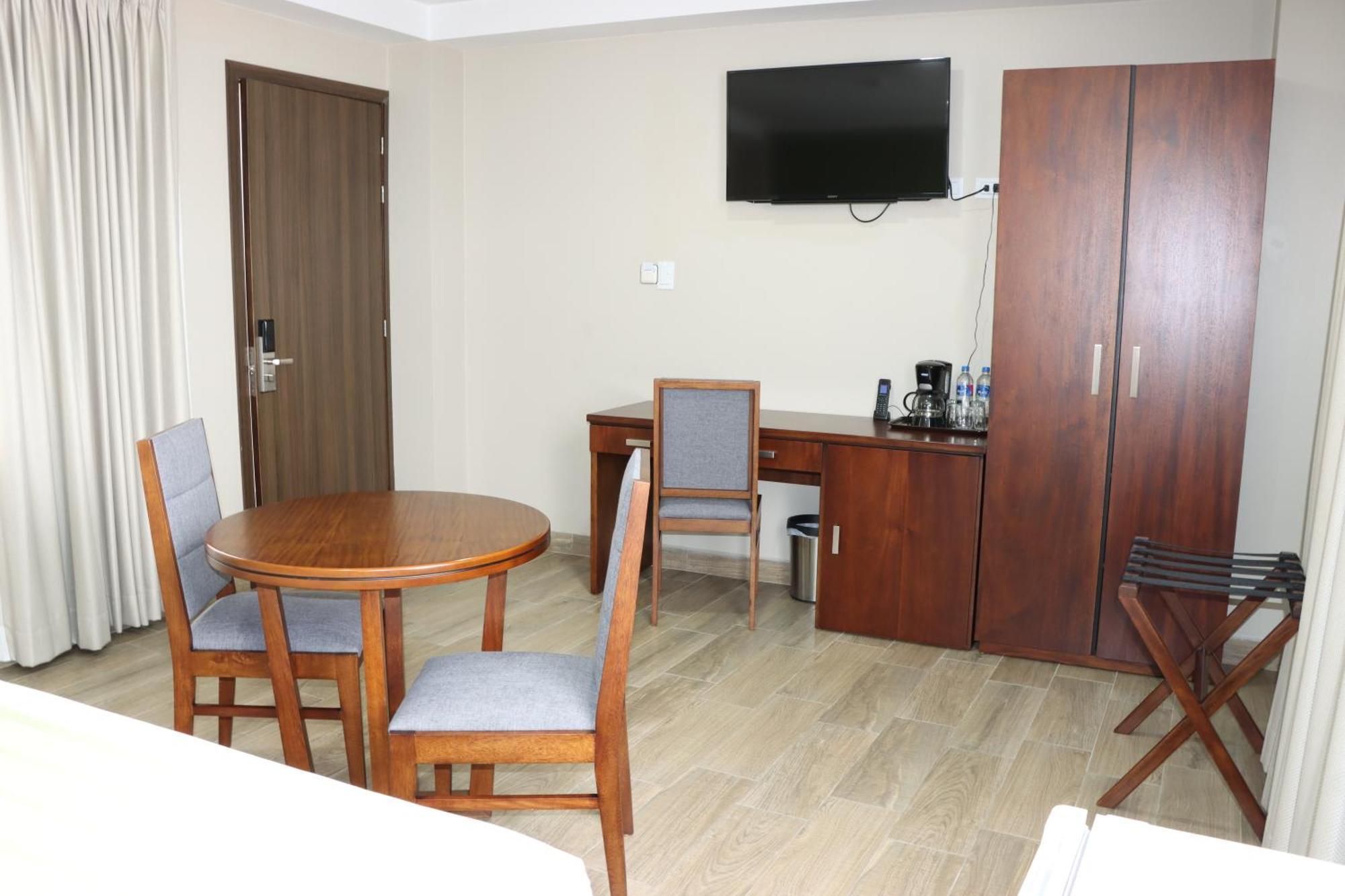 Hotel San Agustin Plaza 拉塔昆加 外观 照片