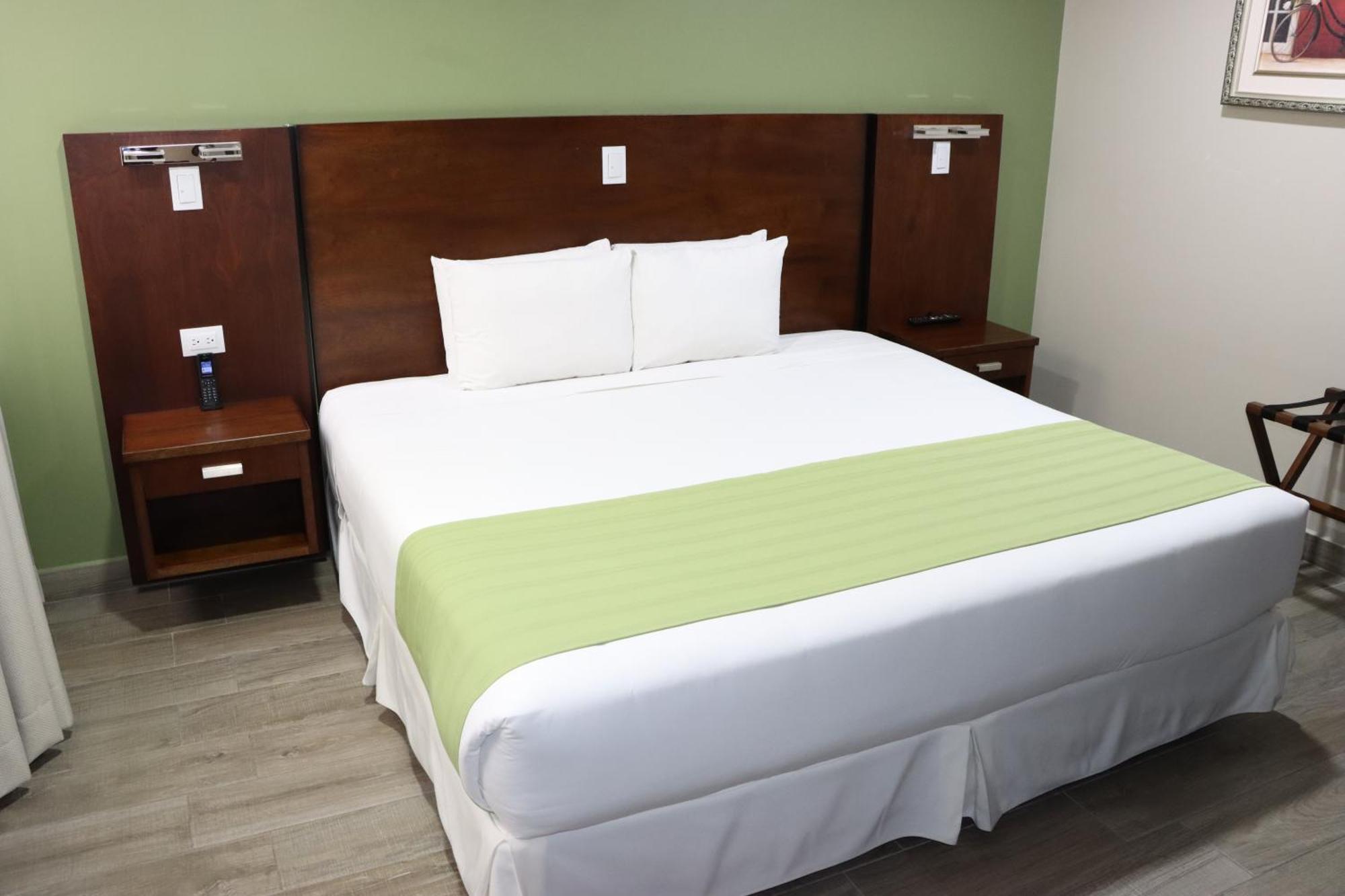 Hotel San Agustin Plaza 拉塔昆加 外观 照片